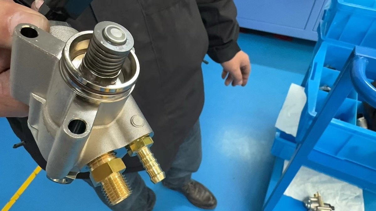 plunger stick detail